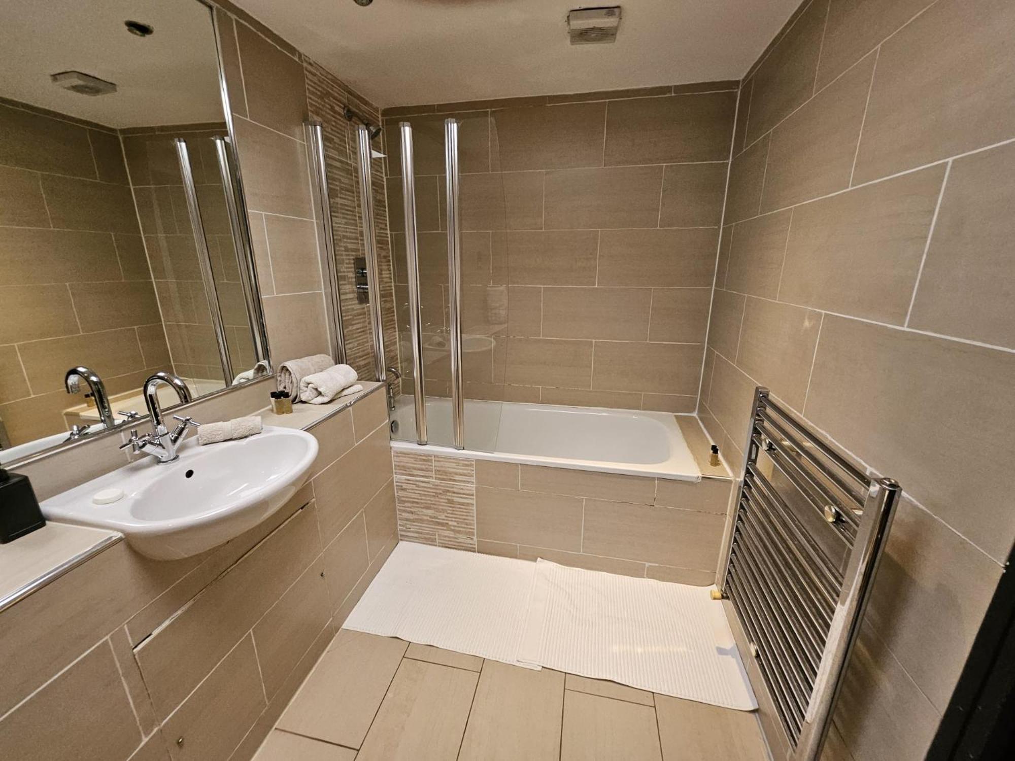 2 Bedroom City Centre Penthouse Loft Apartment Liverpool Exterior photo